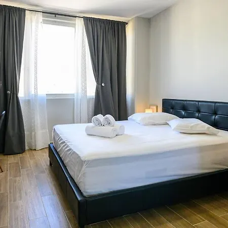 Stylish Urban Haven Appartamento