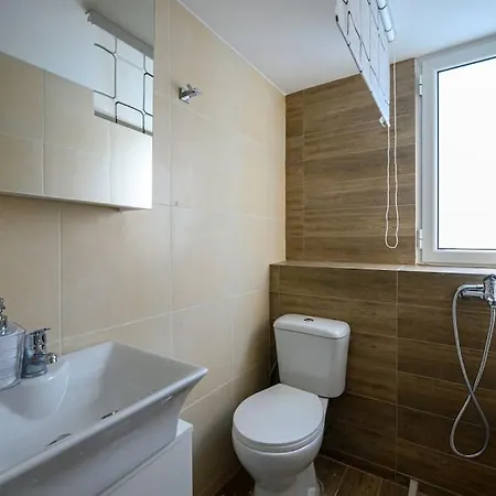 Stylish Urban Haven Appartamento Kalamata